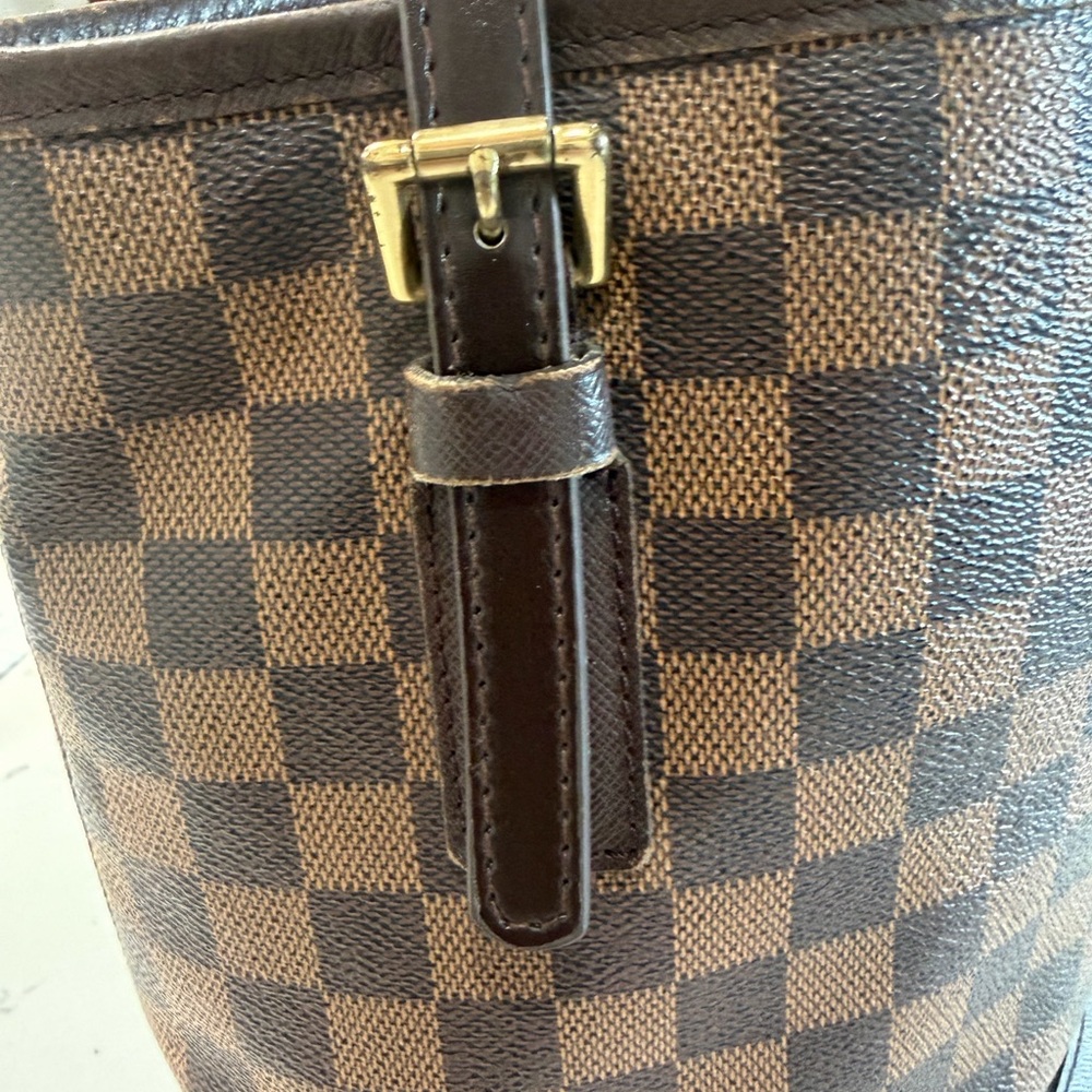 Louis Vuitton Brown Damier Bucket Tote - Picture 9 of 12